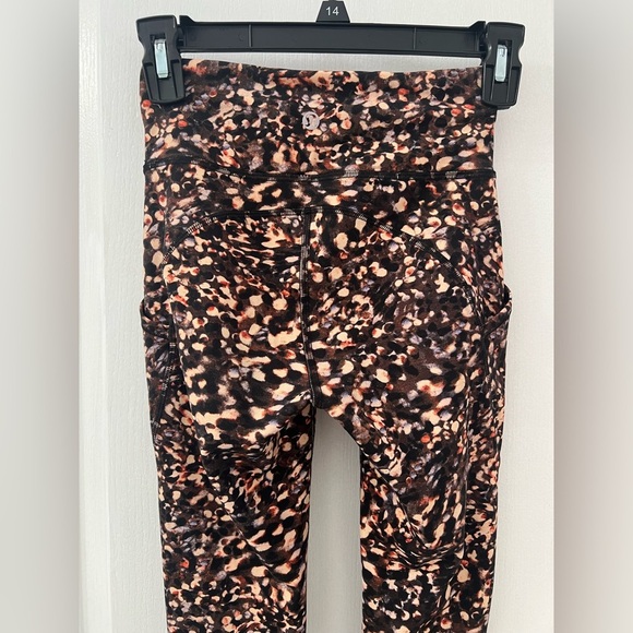 Lululemon Invigorate High-Rise Tight 25" Motion Flux Multi (Size 2) - Picture 13 of 17